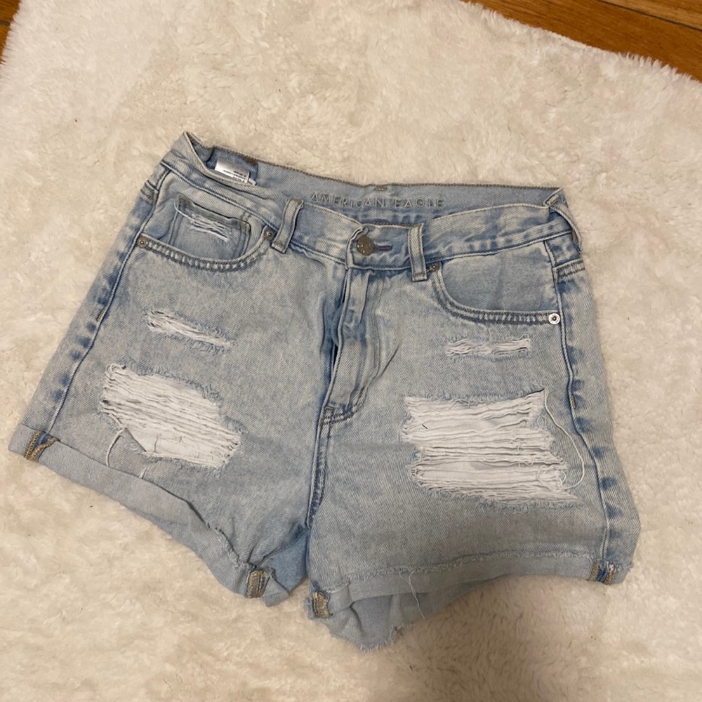 Light washed american eagle denim shorts